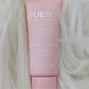 Kylie Skin Vitamin C Serum Trial Size NIP